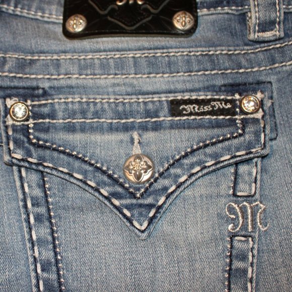 Miss Me Denim Shorts - Picture 3 of 4